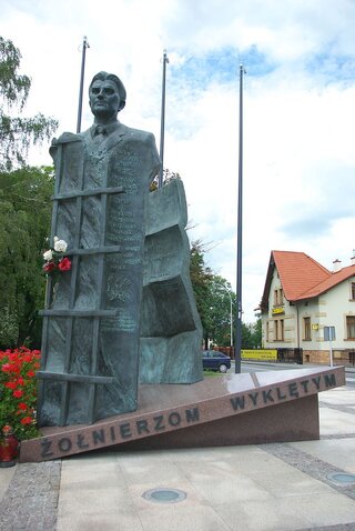 Monument Łukasza Cieplińskiego w&nbsp;strukturze Pomnika Żołnierzy Wyklętych w&nbsp;Rzeszowie