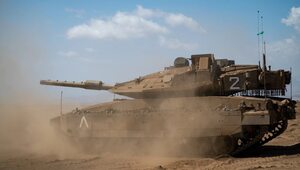 Miniatura: Izraelskie czołgi wjeżdżają do Rafah....