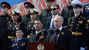 Miniatura: Putin na Placu Czerwonym: Siły...
