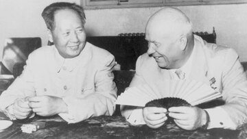 Mao Zedong i&nbsp;Nikita Chruszczow podczas spotkania w&nbsp;Pekinie, 1958&nbsp;r.