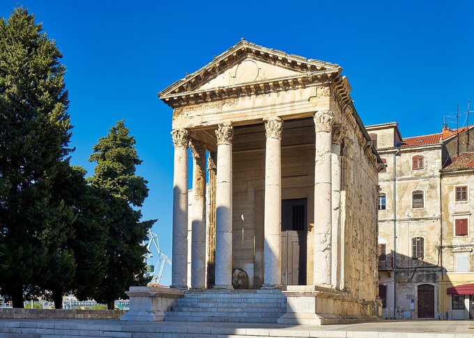 Świątynia rzymska w Puli, Chorwacja