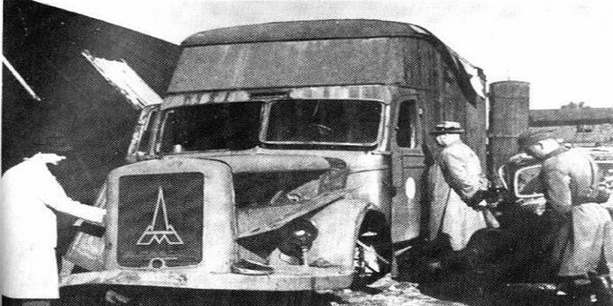 Jeden z samochodów-ciężarówek marki Magirus-Deutz odnaleziony w Chełmnie w 1945 roku. Podobne samochody przystosowano do gazowania chorych spalinami