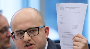 Miniatura: Rusza proces posła Mateckiego. Co zarzuca...