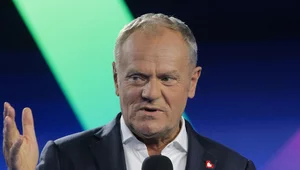 Miniatura: Tusk ostrzega przed partią Brauna, Bosaka...