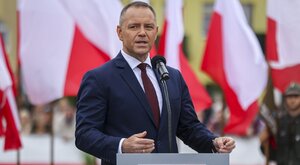 Miniatura: Atak nożownika w klasztorze. Reaguje...