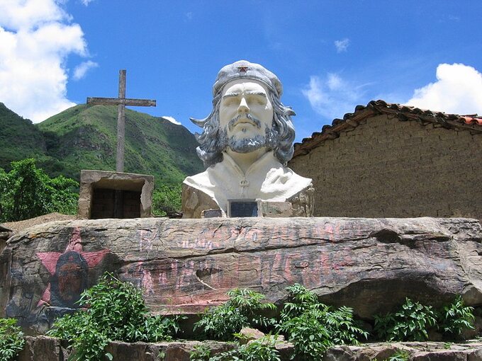 Pomnik Che Guevary w La Higuera w Boliwii