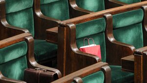 Miniatura: Remont sali plenarnej Sejmu. Posłowie...