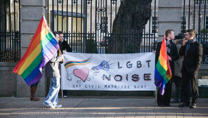 Irlandia wdraża zakaz „terapii konwersyjnej” wobec osób LGBT i gender