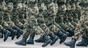 Miniatura: Żołnierze w Europie odchodzą z wojska....