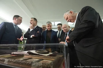 Wystawa prac artystycznych posła PiS Marka Suskiego w Sejmie Wystawa prac artystycznych posła PiS Marka Suskiego w Sejmie, grudzień 2025 r.