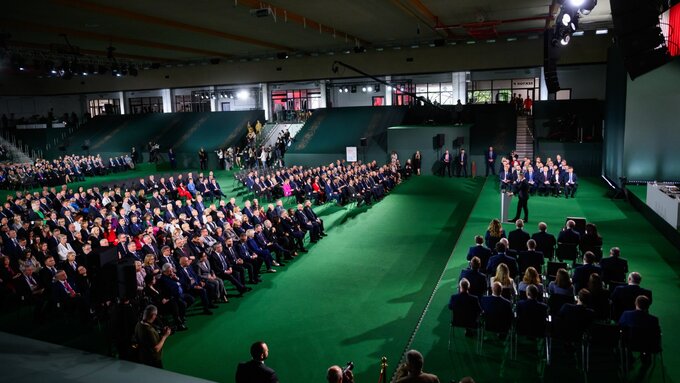 Gzniezno, 25.04.2025. Prezydent RP Andrzej Duda przemawia podczas uroczystego Zgromadzenia Posłów i Senatorów z okazji 1000. rocznicy koronacji Bolesława Chrobrego