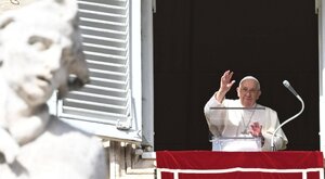 Miniatura: Polski Kościół patrzy na Synod