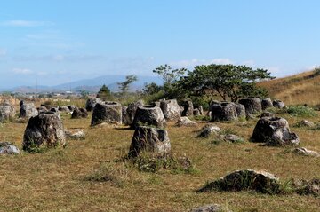 "R&oacute;wnina dzban&oacute;w", Laos