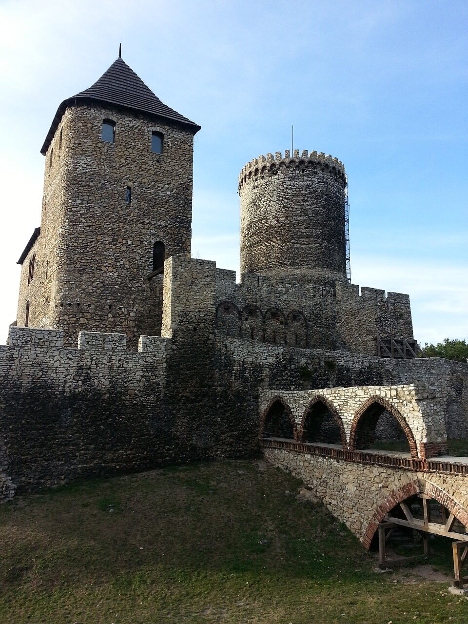 Do jakiego systemu zamków należał widoczny na zdjęciu zamek w Będzinie?