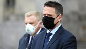 Miniatura: Duda ma powody do niepokoju. Trzaskowski...