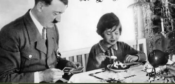Poczt&oacute;wka propagandowa: jak Adolf Hitler spędza Święta Bożego Narodzenia