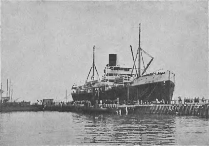 13 sierpnia 1923 zawinął do Gdyni pierwszy oceaniczny statek SS Kentucky