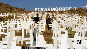 Miniatura: Wojciech Rogala: Krzyż białego farmera