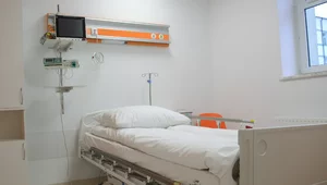 Miniatura: Nie płacą ratownikom, zamykają oddziały....