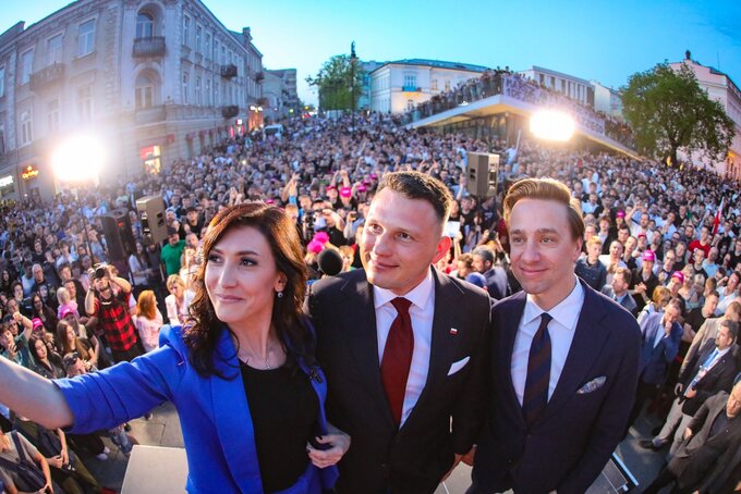 Ewa Zajączkowska, Sławomir Mentzen i Krzysztof Bosak na wiecu w Radomiu
