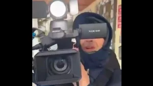 Miniatura: Operator stacji telewizyjnej opluł...