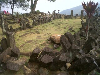Gunung Padang, megalityczne struktury na Indonezji