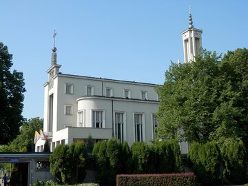 Bazylika klasztoru Niepokalan&oacute;w we&nbsp;wsi Paprotnia (gmina Teresin)