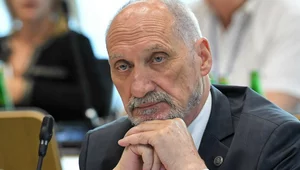 Miniatura: Macierewicz: Będzie można zobaczyć, a...