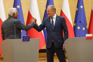 Premier Donald Tusk (P) i&nbsp;przewodniczący Rady Europejskiej Antonio Costa (L)