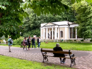 Miniatura: Sanatoria straciły 158 mln zł. NFZ chce...
