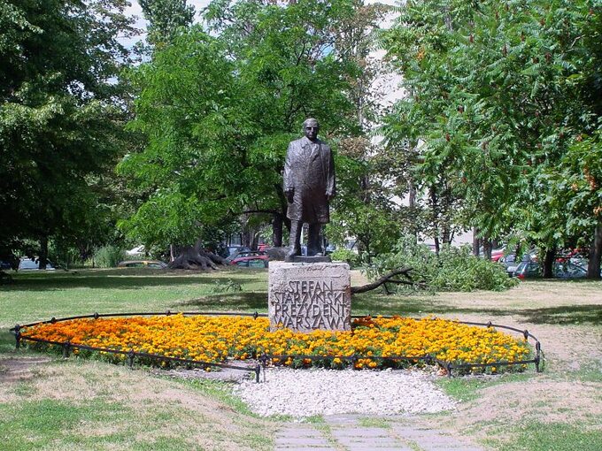 Pomnik Stefana Starzyńskiego w Warszawie w Ogrodzie Saskim