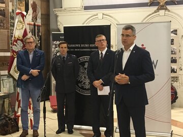 Konferencja prasowa, Dow&oacute;dzwo Garnizonu Warszawa