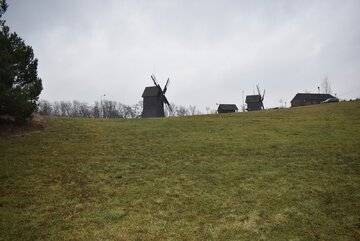 Tak wygląda dziś miejsce, gdzie doszło do&nbsp;bitwy pod&nbsp;wiatrakami.