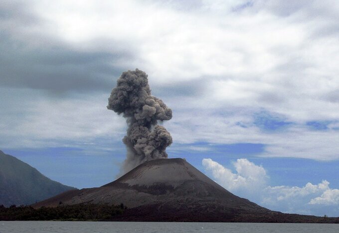 Wulkan w Indonezji Anak Krakatau