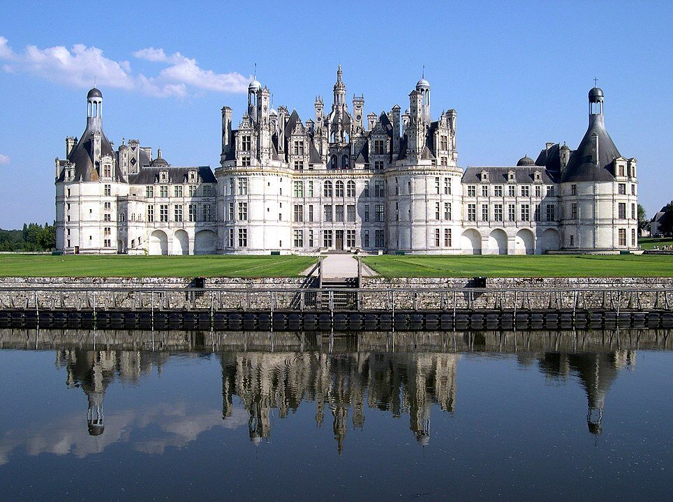 Nad jaką rzeką położony jest zamek Chambord?