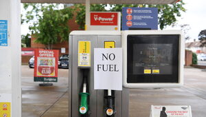 Miniatura: Nie tylko stacje benzynowe. Puste półki...