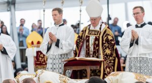 Miniatura: Bractwo wyświęciło biskupów. Obrona zasady...