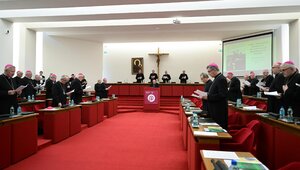 Miniatura: Dwa konflikty z Episkopatem w tle