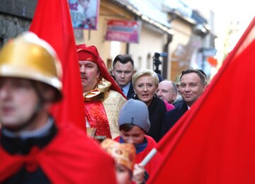 Prezydent Andrzej Duda wraz z małżonką Agatą Kornhauser-Dudą uczestniczą w IV Orszaku Trzech Króli, z okazji Święta Objawienia Pańskiego w Skoczowie, 