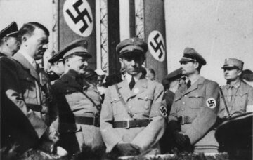 Od lewej: Adolf Hitler, Hermann G&ouml;ring, Joseph Goebbels i&nbsp;Rudolf Hess