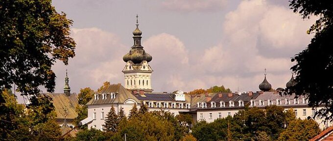 Tuchów. Klasztor i seminarium duchowne zakonu redemptorystów