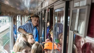 Miniatura: Podróżuj tylko z PKP! Bo drogo, bo wolno,...