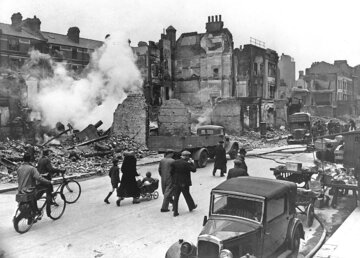 Zbombardowany Londyn w&nbsp;czasie bitwy o&nbsp;Anglię, 1940 rok