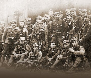 Rozwiązanie 5. Brygady Wileńskiej AK na&nbsp;zdjęciu z&nbsp;września 1945&nbsp;r., prezentowanym na&nbsp;wystawie &bdquo;Oddziały Łupaszki&rdquo;