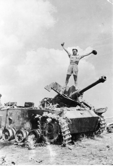Niemieckie działo pancerne Sturmgeschutz III&nbsp;(StuG III) zniszczone przez 6&nbsp;Pułk Pancerny "Dzieci Lwowskich", 6&nbsp;lipca 1944&nbsp;r. w&nbsp;Montero k. Ankony