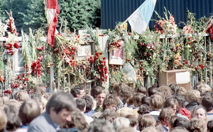 Stocznia Gdańska. Brama Nr 2 Stoczni podczas strajków sierpniowych 1980