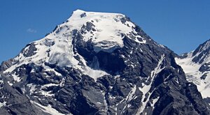 Miniatura: Lawina we Włoszech pogrzebała pięciu...