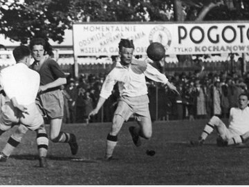Mecz piłki nożnej Pogoń Lw&oacute;w -&nbsp;Dąb Katowice we&nbsp;Lwowie, maj 1936&nbsp;r.