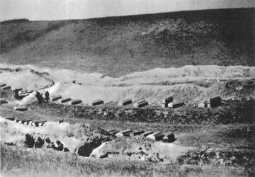 Ekshumacja zamordowanych w&nbsp;bydgoskiej Dolinie Śmierci jesienią 1939. Zbrodni dokonali Niemcy, mordując w&nbsp;tym miejscu nawet kilka tysięcy Polak&oacute;w. Liczba ofiar jest nieznana