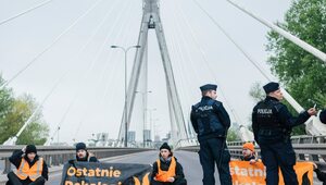 Miniatura: "Aktywiści klimatyczni" blokują mosty w...